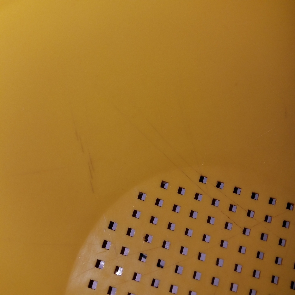 Tupperware Colander - Picture 9 of 11